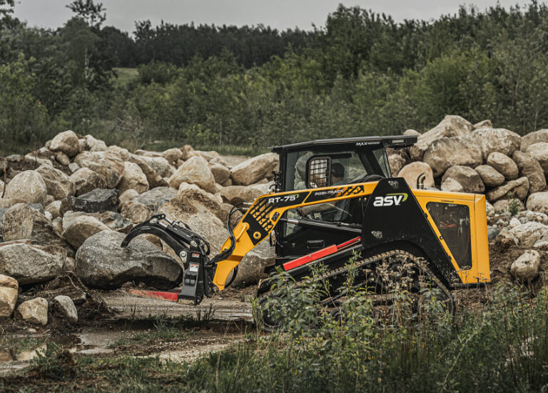 RT RT-75 Compact Track Loader with Grapple